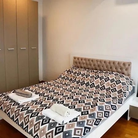 Luca's Urban Apartman *