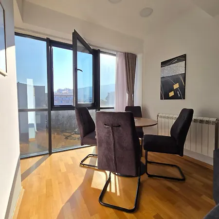 Luca's Urban Apartman